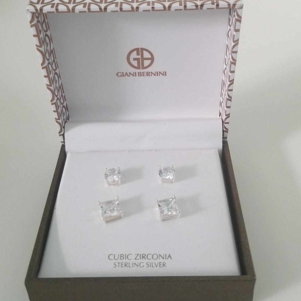 Womens brand new earrings!